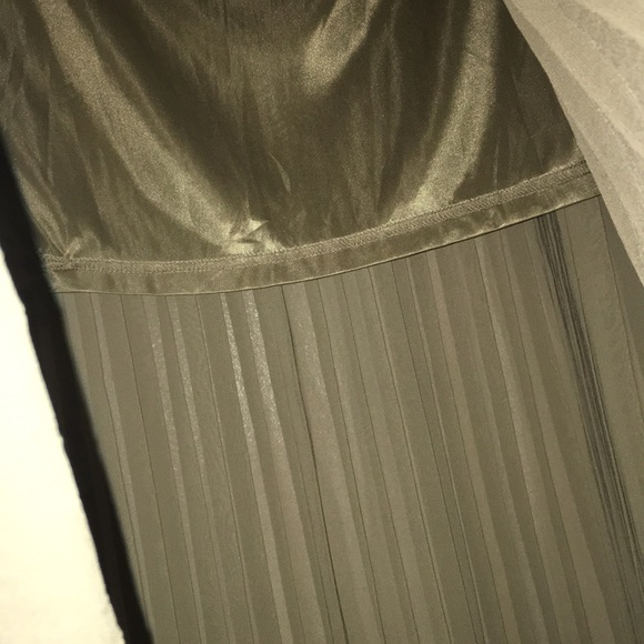 🆕NY&Co accordion style pleated skirt - Picture 5 of 8